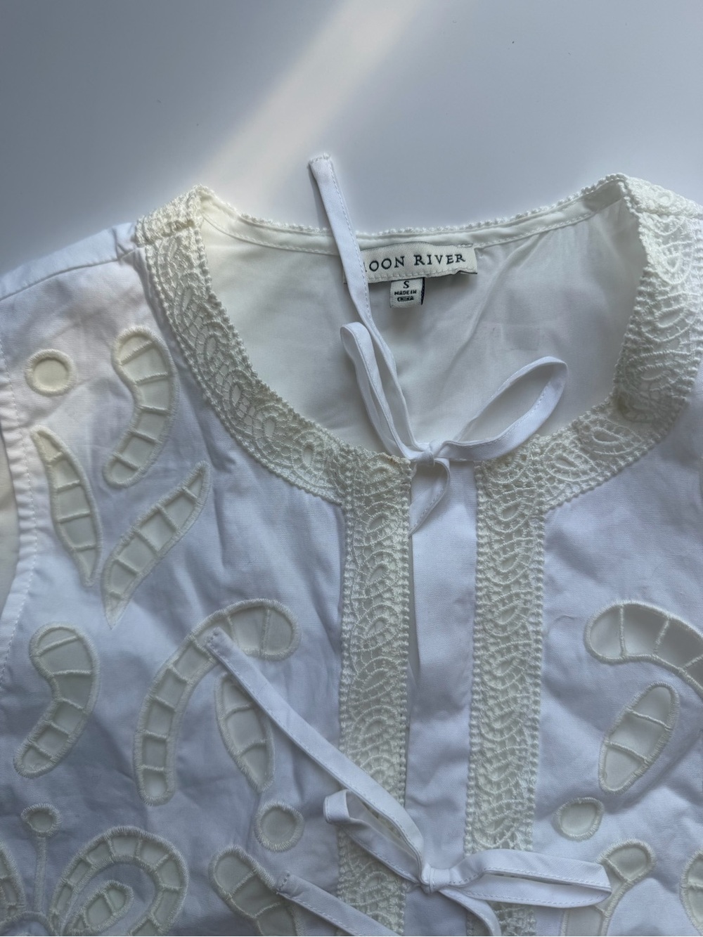 Moon River White Embroidered Lace Tie Front Vest Boho Cottagecore - Picture 5 of 8